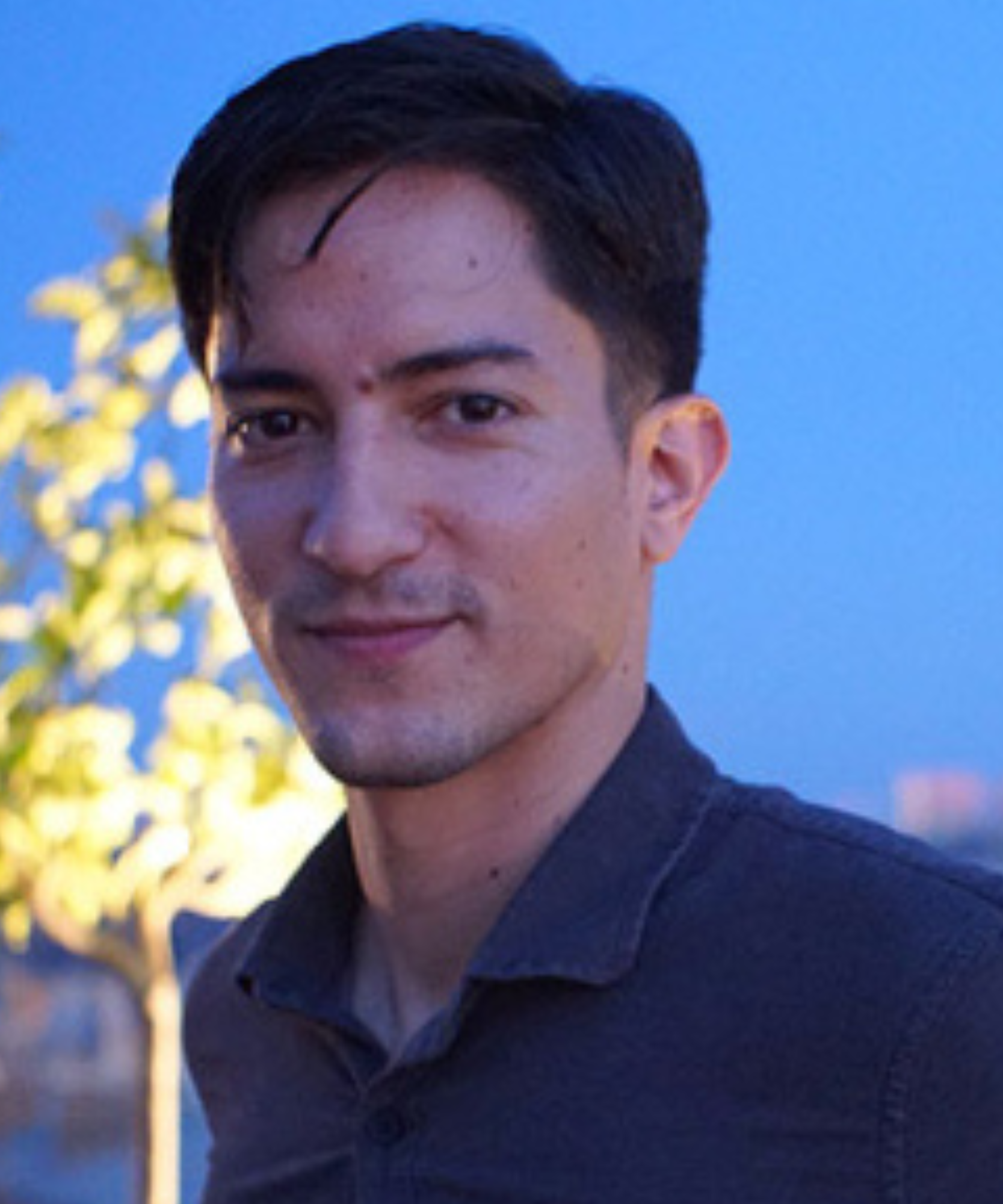 Headshot of Dr. Leonardo Rivera-Rivera
