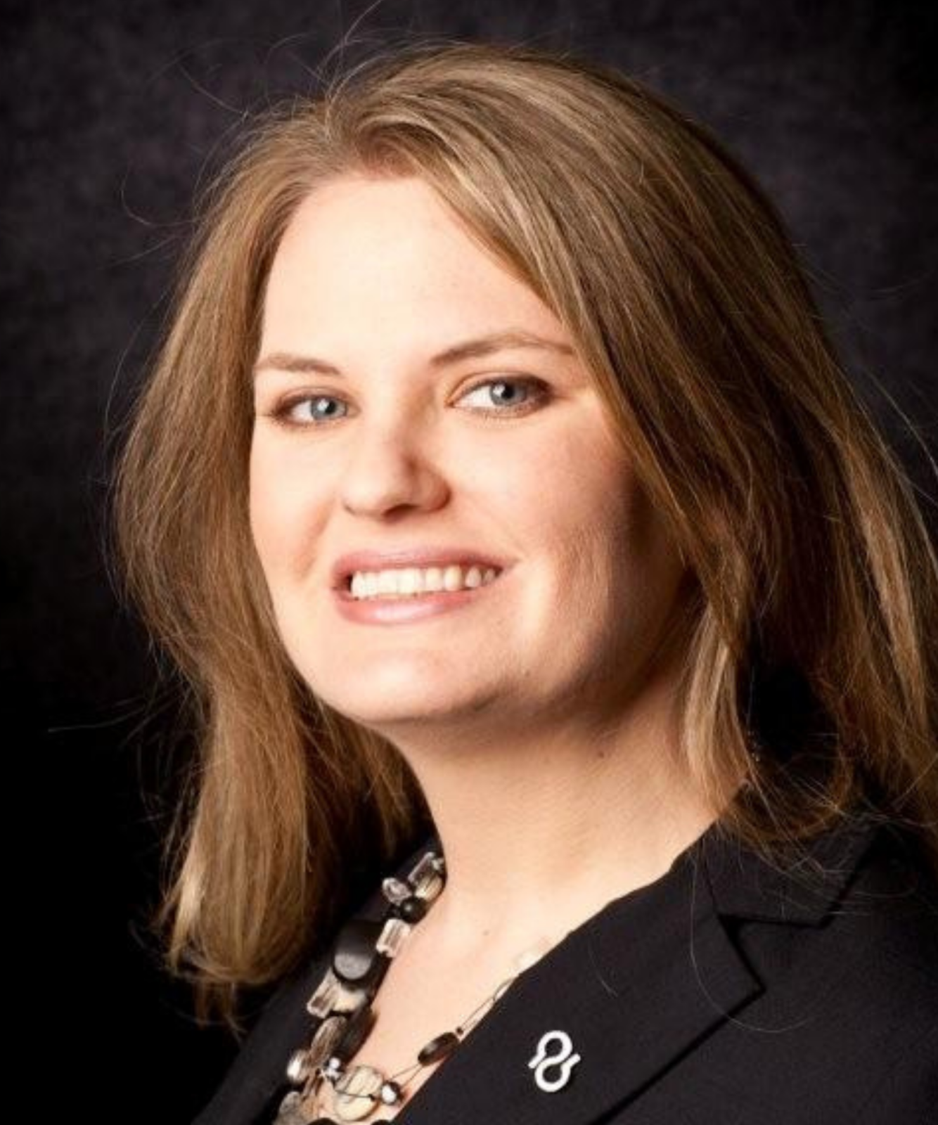 Headshot of Dr. Heather Snyder