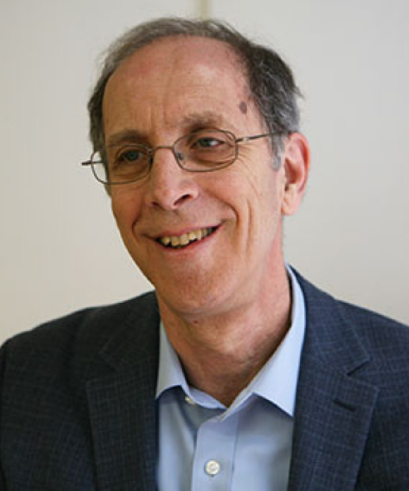 Headshot of Dan Cohen